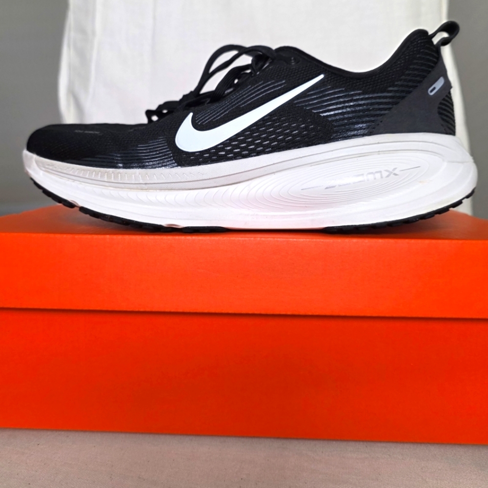 Nike Black and White Athletic Shoes
